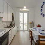 Apartment Casaviva - Comfy Flat With Parking In Santa M