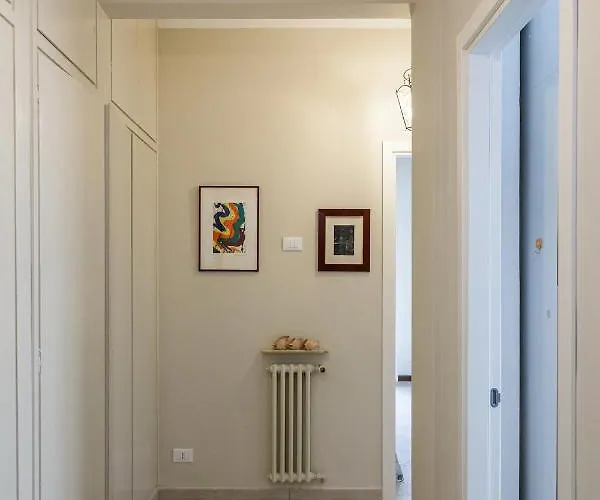 Διαμέρισμα Casaviva - Comfy Flat With Parking In Santa M *
